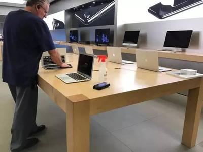 手机实体店比网上贵多少