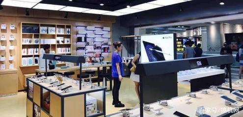 手机实体店比网上贵多少
