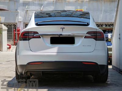 model x 车身多少重