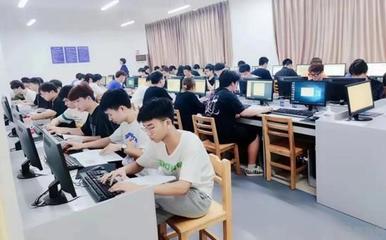 北大青鸟读多少年
