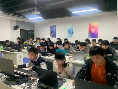 北大青鸟读多少年