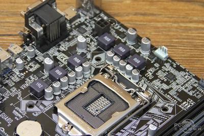 b250主板要多少瓦