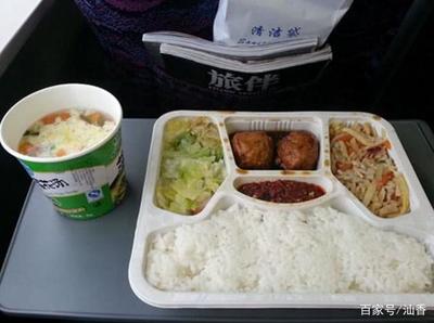 动车上盒饭多少钱一份